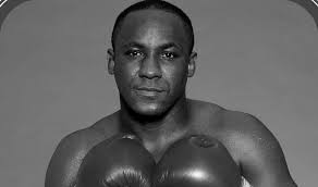 Josh Kelly: Quiero los nombres de Eubank y Benn