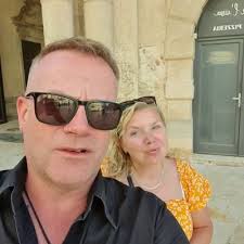 🐺 Dylan The Wolf 🐺 (@DylanTheWolf)