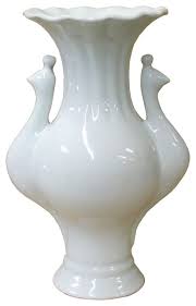Find the perfect decorative accents at hayneedle, where you can buy online while you explore our room designs and curated looks for tips, ideas & inspiration to help you along the way. Chinese Oriental Ceramic Off White Light Cream Bird Head Vase Hcs4324 Asian Vases By Golden Lotus Antiques Houzz