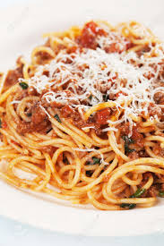 Lo primero que tenemos que hacer para elaborar esta receta de espagueti con carne molida es poner agua a hervir, y cuando esté hirviendo, cocer los espaguetis unos 8 minutos aproximadamente. Pasta Italiana Bolonesa Espaguetis En Carne Molida Y Salsa De Tomate Fotos Retratos Imagenes Y Fotografia De Archivo Libres De Derecho Image 76829568