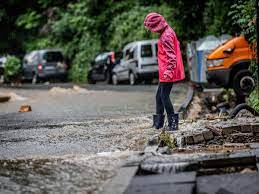 Guten morgen alle zusammen, gestern gab es in tschechien ein tornado. Tj 7pt4dewurmm