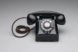 Western Electric 302 Tabletop Telephone Henry Dreyfuss For Bell Laboratories 1936 Objects Design Icon Design User Centered Design