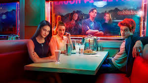 Kj apa and maia mitchell from the last summer kiss random objects like floaties, pizza and even cole did you know kj apa is a kiwi and maia mitchell is an aussie? Riverdale Netflix