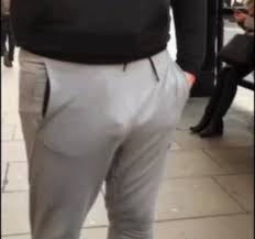 Huge Bulge Public Stare - Captivating Public Bulges
