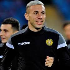 Este mes fue el primer jugador de la liga profesional en. Sportscenter Twitterren Norberto Briasco Jugador De Huracan Es Titular En La Seleccion De Armenia Vs Rumania En Las Eliminatorias Europeas Https T Co Mzrdgd4vj8