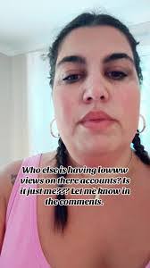 Sarah Poisson's Instagram, Twitter & Facebook