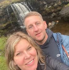 Can someone please help me. Can you recommend anyone to transport my anvil  that weighs about 35 stone from Coniscliffe Rd to behind Morriston