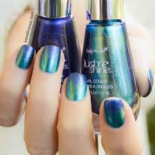 Matte ombre nails are two of the hottest nail trends in one, they look just gorgeous! Green And Blue Ombre Nails Sonailicious