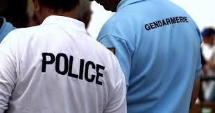 Ils sont accessibles dès 6h pour les abonnés au journal numérique et. Faits Divers Deux Sevres Le Tireur Militant Cfdt A Tue Deux Representants De Son Syndicat