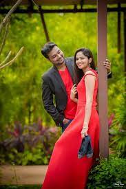 Freezing Frames Photography Portfolio Love Story Shot Bride And Wedding Photoshoot Poses Indian Wedding Couple Photography Indian Wedding Photography Poses