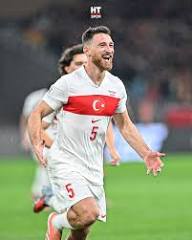 😎 İLKLERİN GECESİ 🇹🇷 Salih Özcan da milli takım formasıyla ilk golünü İspanya'ya karşı attı. 🚀 #salihözcan #türkiye #ispanya #bizimçocuklar #htspor