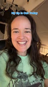 Special shout out to my amazing producers @patricksimonmusic & @bodyhaunt  for staying with me through each rendition, rerecords, and much more☺️,  Link is in my bio and it’s available everywhere 🤘🏼