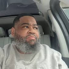 SHOCKING NEWS: Kanye West reveals LeBron James slept with Diddy for $100  million. DIDDY asked him to... See more https://buff.ly/3ZSFneK