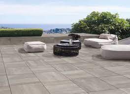Terrasse pose sur plots stonenaturelle. Carrelage En Gres Cerame 60x60 Epaisseur 2 Cm Sur Plot Serie Travel T 20 Supergres Supergres Carrelage Exterieur Et Dalle Piscine Forte Epaisseur 2 Cm Et Margelles