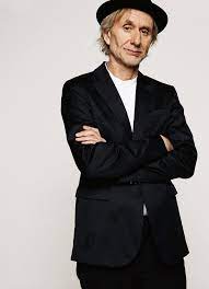 Présenté à cannes durant la quinzaine des réalisateurs, le film reçoit un très bon accueil. Sandrine Bonnaire Decouvrez Son Compagnon Erik