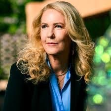 Dominique Carrera's Instagram, Twitter & Facebook