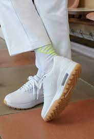 We take a look here. Tony Finau Masters Golf Shoes Nike Air Max Styles 2019