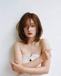 谷まりあ、爆乳おっぱいの谷間！胸元がっつり見せてエロすぎるｗｗｗｗｗｗｗｗ - 裏ピク