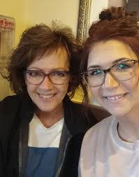 Melissa Sporleder's Instagram, Twitter & Facebook