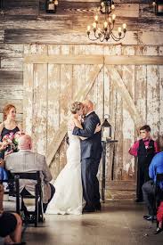 Melanie David Summer Lovin Kansas City Small Wedding Venues The Vow Exchange Wedding Chapels In Missouri Smallest Wedding Venue Chapel Wedding Intimate Wedding Venues