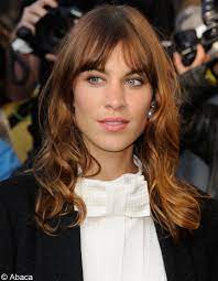 Coiffure Visage Allonge Quelle Coiffure Pour Un Visage Allonge Elle Coupe Cheveux Mi Long Visage Allonge Coupe De Cheveux Visage Allonge