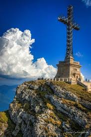Crucea de pe caraiman, superlativele unei construcţii de cartea recordurilor. Crucea De Pe Varful Caraiman Din Bucegi Romania Travel Visit Romania Romania