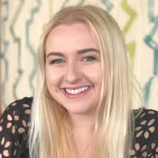 Isabel Holloway's Instagram, Twitter & Facebook