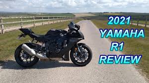 The r1 is available with a manual transmission. 2021 Yamaha R1 Review Youtube