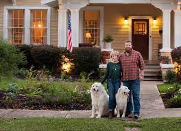 Erin Napier Tells The Story Of Her Craftsman Cottage In Laurel Home Town Hgtv Craftsman Cottage Hgtv Paint Colors