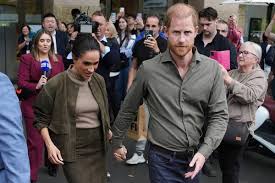 Harry and Meghan 'rock up in blacked-out' convoy as parents left gobsmacked — Daily Star