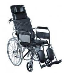 Une chaise roulant importer de germany bon état confortable de la marque invacare avec un chargeur et deux batteries deux moteurs 8km/h. Fauteuil Roulant Grand Confort
