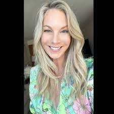 Heather Hen's Instagram, Twitter & Facebook