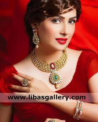 Ayeza khan Royal princess like face modeling for designer bridal jewellery  design for barat walima gold plated necklace earrings florida texas usa
