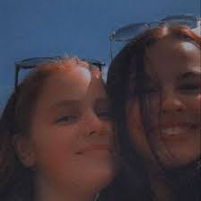 Lily Rowe's Instagram, Twitter & Facebook