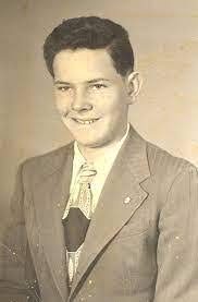 Lloyd Leavitt's Instagram, Twitter & Facebook