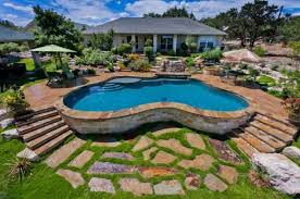 20 Backyard Pool Design Ideen Fur Einen Heissen Sommer Haus Und Deko Backyard Deko Desi In 2020 Above Ground Pool Landscaping Backyard Pool Designs Backyard Pool