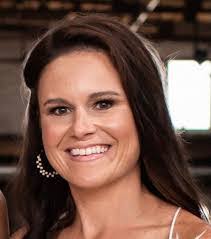 Kelly Seales's Instagram, Twitter & Facebook