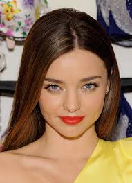 Makeup off your face saubhaya how to remove makeup 7 tips get clean makeup off my face saubhaya know some diy diy every way to get makeup or deodorant off your clothes newyou com. Miranda Kerr Shows Off The Best Eye Makeup Look To Pair With The Most Perfect Spring Lipstick Dress Color Combo Ever Glamour