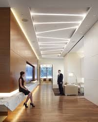 Lobby Decor Always Need A Luxurious Suspension Lamp Discover More Luxurious Interior Des Design De Teto Falso Lobby Design Escritorios De Design De Interiores