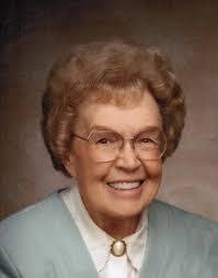 Elizabeth Eames's Instagram, Twitter & Facebook