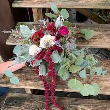 When you choose victoria park florist for sending fresh cut flowers in chapel hill nc you know that you are choosing the most professional, experienced you can be confident that you are sending the most beautiful, fresh, quality floral arrangement available. Our Photo Gallery Victoria Park Flower Studio
