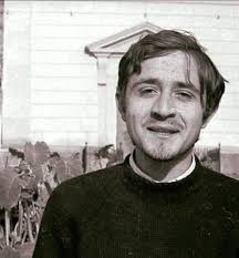 Se solo i nostri occhi vedessero le anime invece dei corpi, quanto sarebbe  diversa la nostra idea di bellezza." ~ Frida Kahlo ♡