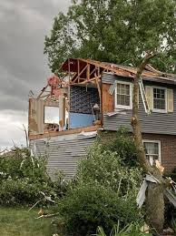 Tornado damage naperville @ ranchview drive: Mvidyk4comat4m