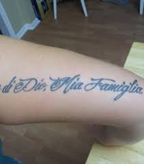 Tatouage cuisse femme noeud tatouages301.blogspot.com découvrez les plus beaux tatouages femme cuisse modeles de tatouages femmes sur la cuisse tatouage noeud cuisse jarretiere feminin dentelle exemple tatouage femme cuisse noeud modèle de tatouage femme à consulter parmi des. Tatouage Phrase 20 Idees D Ecriture Sur Les Parties Du Corps