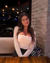 Autumn Spooner - Free pics, galleries & more at Babepedia