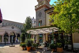 Find the perfect fidenza village stock photos and editorial news pictures from getty images. Fidenza Village Von Vudafieri Saverino Partners Shoppingcenter