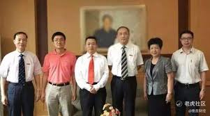 He is the founder of both the subor electronics industry corporation (also the former ceo) and bbk electronics group (also the current chairman). æ®µæ°¸å¹³æœ¬åˆ†çš„å¾'å¼Ÿ é»„å³¥ è€è™Žç¤¾åŒº