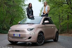 Read the definitive fiat 500 2021 review from the expert what car? Fiat 500 Electrifies Judges To Take Award For Best New Battery Model Of 2021 Newsbinding