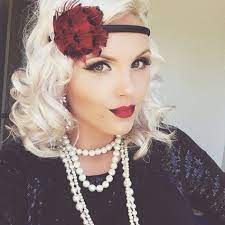 Gatsby Charleston 20er Kostum Selber Machen Maskerix De 20er Jahre Frisur Haar Styling Gatsby Frisuren