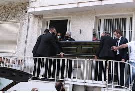 Ο μιχαήλ (μίκης) θεοδωράκης γεννήθηκε στη χίο στις 29 ιουλίου 1925, από πατέρα κρητικό και μητέρα . Zk5vzytb0wdspm